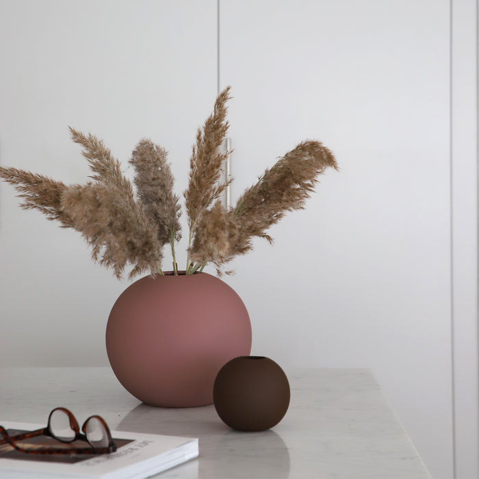 Cooee Design Ball vase, Cinder rose, 20 cm