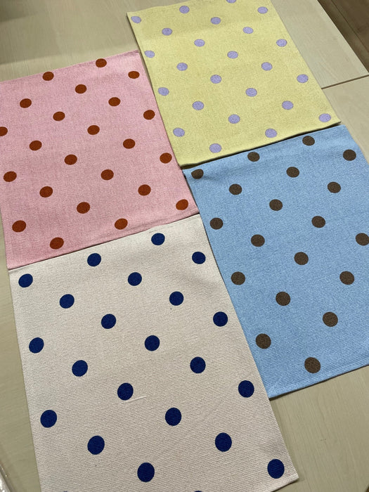 Jou Quilts - Dækkeserviet lyseblå m. brun prik